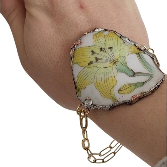 Broken China Bell Yellow Lilly Gold-Plated Paperclip Link Chains - Picture 2 of 4